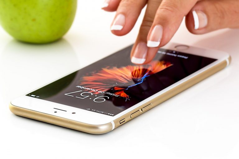 Bescherm je telefoon met telefoonhoesjes en een popsocket!