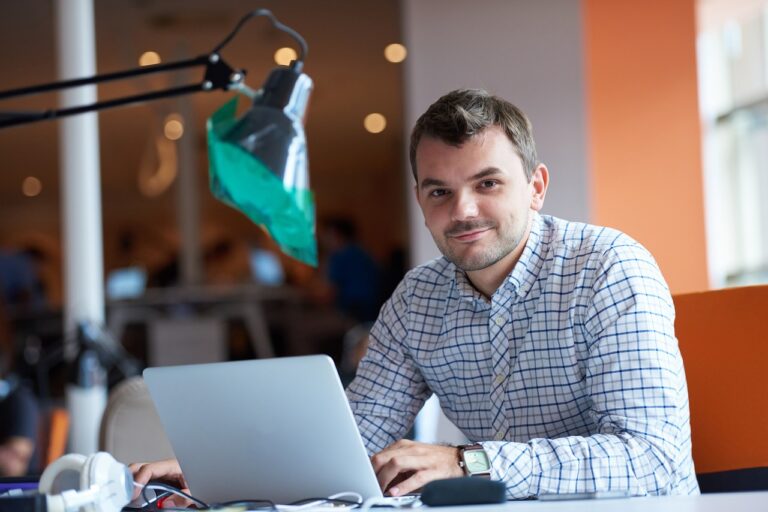 Wat zijn de voordelen van een professionele marketing specialist voor ondernemers?